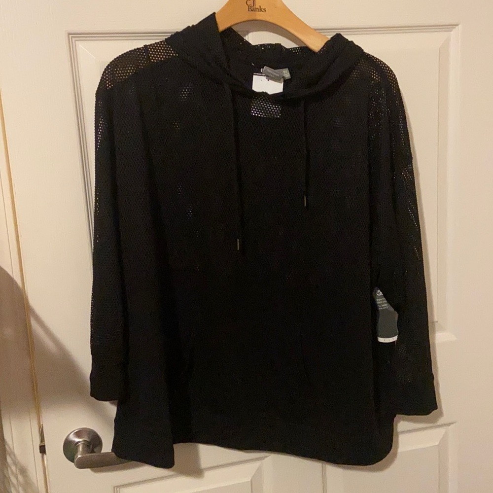 Brand New Daisy Fuentes Fit Top